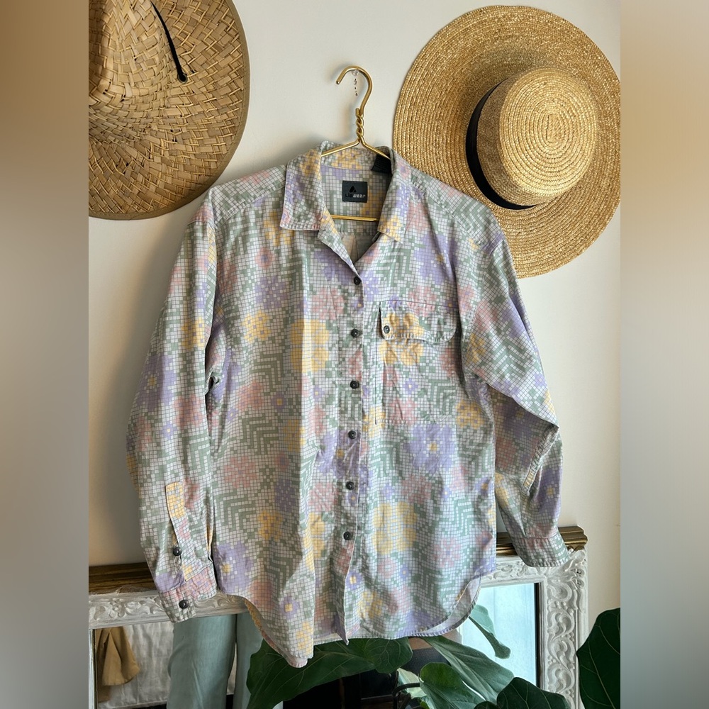 90’s True Vintage Liz Claiborne ‘Liz Wear’ button-down shirt blouse Sz medium